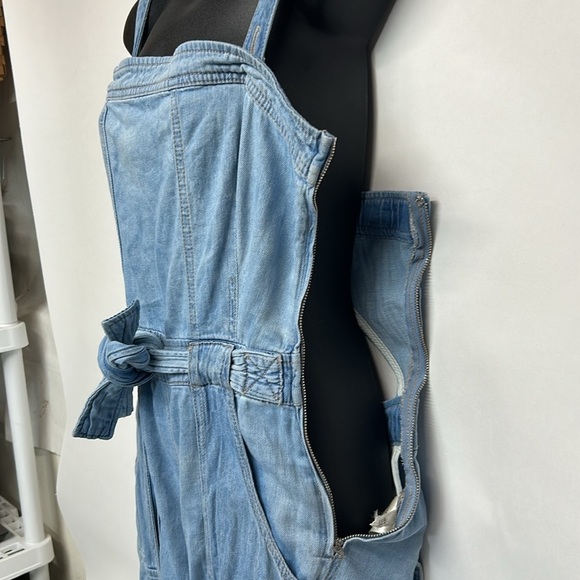 Women's Light Blue Denim Jumpsuit free people size small missing a button - Picture 6 of 13